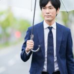 雨の日でも安心！スーツの撥水加工とお手入れ方法