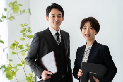 オーダーメイド黒無地スーツの魅力とは？おしゃれなコーディネート方法